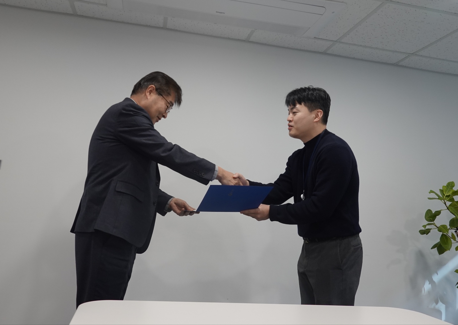 자원순환보증금관리센터 직원 환경부 표창 1